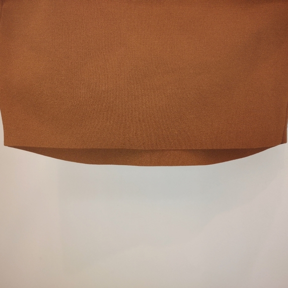 House Of Harlow 1960 Mock Neck Sleeveless Knit Top - Picture 6 of 7